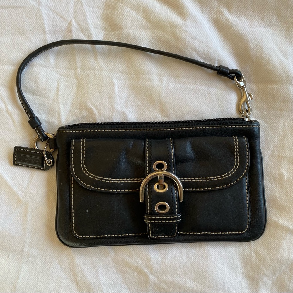 Coach genuine leather, zip up wristlet EUC